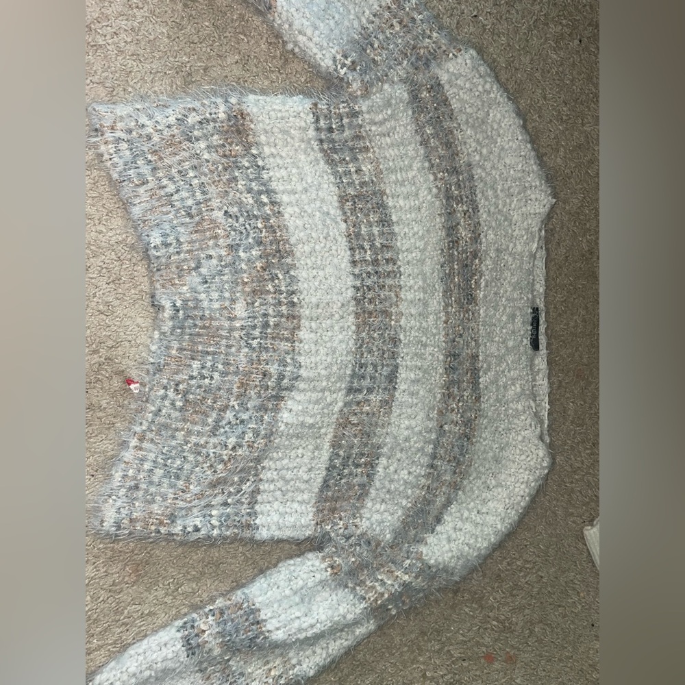 sweater size M